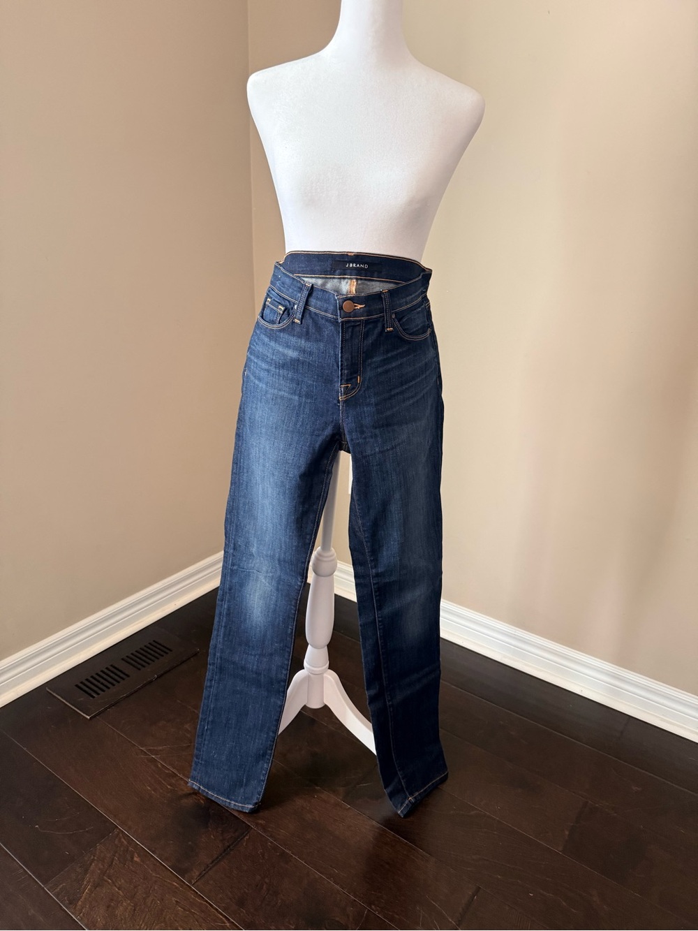 JBrand Women's Dark Blue Straight-Leg Jeans size 29